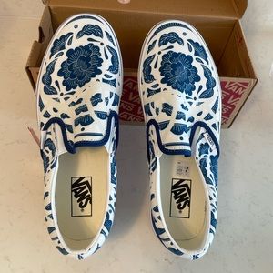NIB Vans Wmns Patterns of World Slip Ons Sz 10